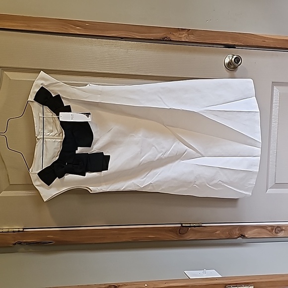 shulami Dresses & Skirts - Shulami - Cream & Black Dress W/ Bow Detail Sz L